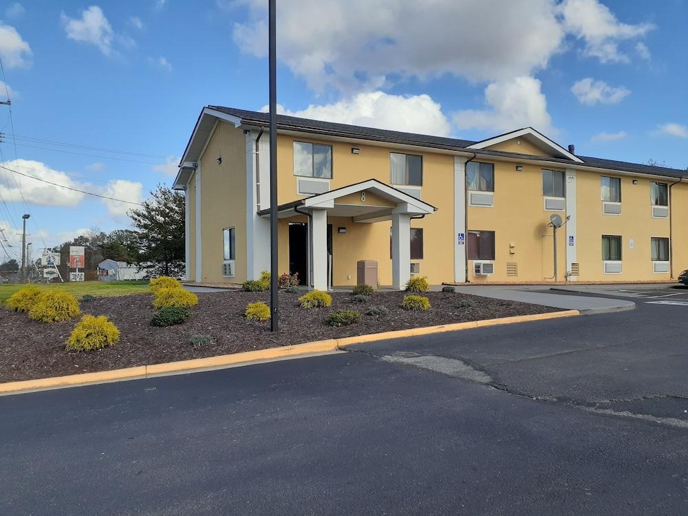 Super 8 Farmville Va Exterior photo